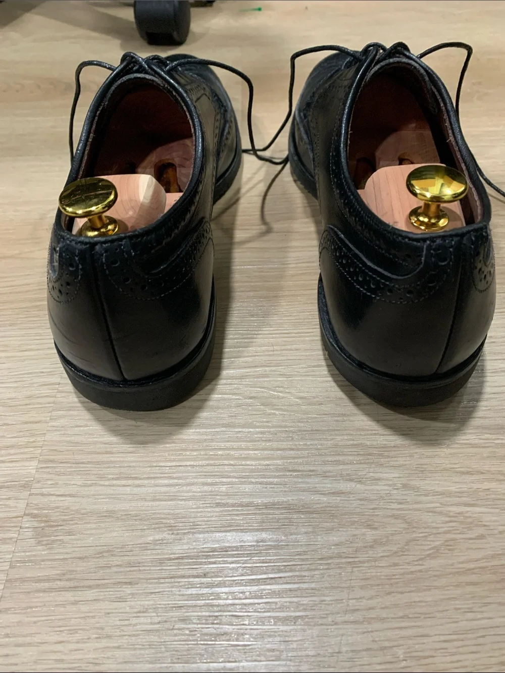 Allen Edmonds-Port Washington- Men's Black Leather Wingtip Derby Shoes - 10.5